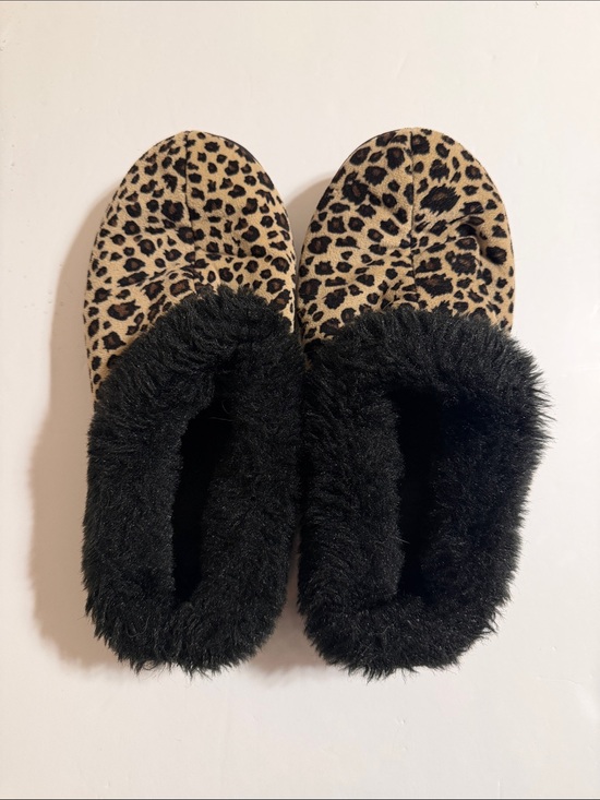 dearfoams Shoes - Dearfoams Leopard Print Women’s Faux-Fur Lined Slippers - Black Trim Size 9 NWOB